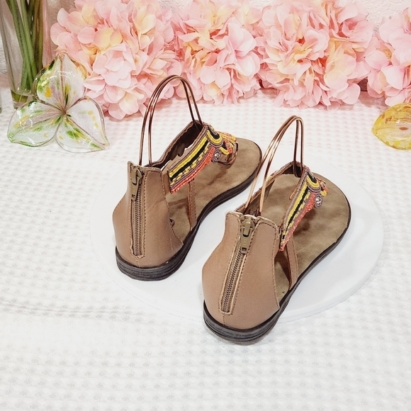 OTBT Paducah Beige Beaded Design Leather Zip Back Sandals Size 8M - Picture 4 of 9